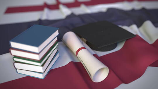 国旗毕业帽和文凭视频素材模板下载