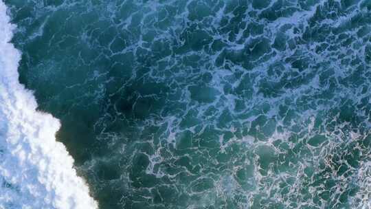 海浪海面汹涌澎湃大海浪花