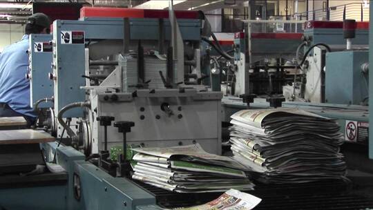 报厂印刷机运作
