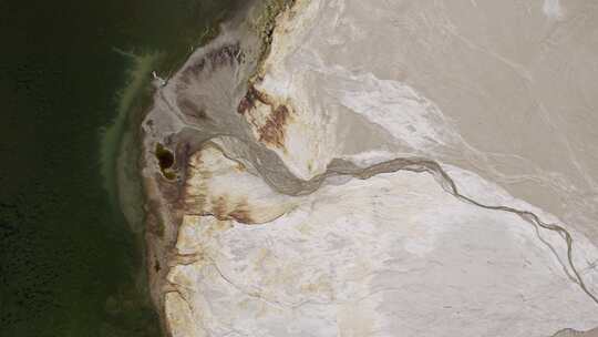 河流入海口大地脉络航拍