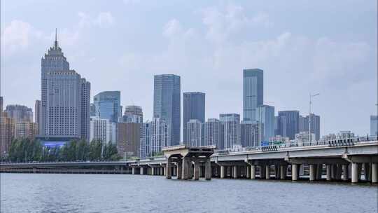 浑河大桥和一段旧桥遗址夏季阴天轻霾