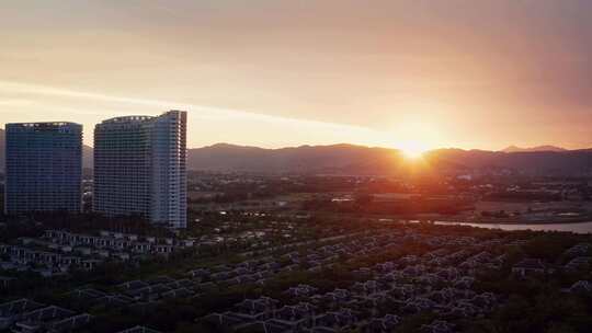 海南岛三亚市海棠湾度假别墅区黄昏风景