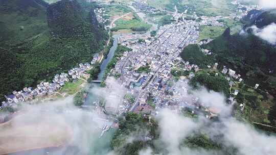 桂林山水烟雨漓江兴坪古镇航拍风光4K