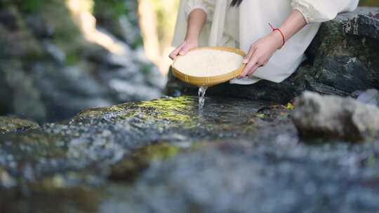 洗米山泉水