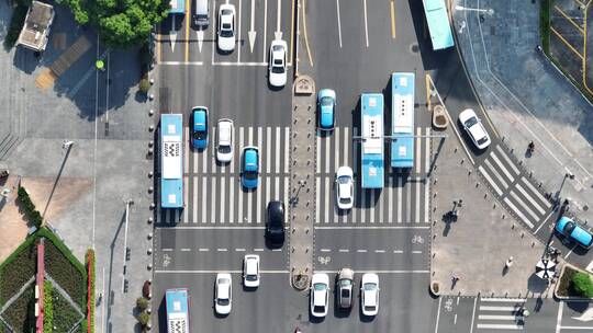 垂直俯拍深南中路马路车流视频素材模板下载