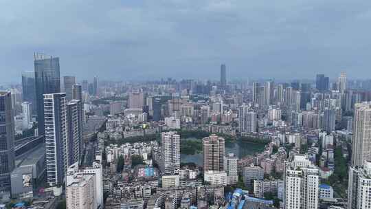 航拍湖北武汉城市暴雨来袭