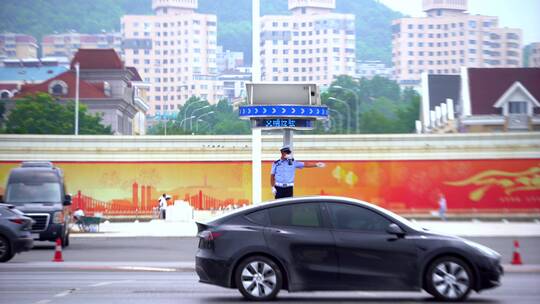 4K交警指挥交通