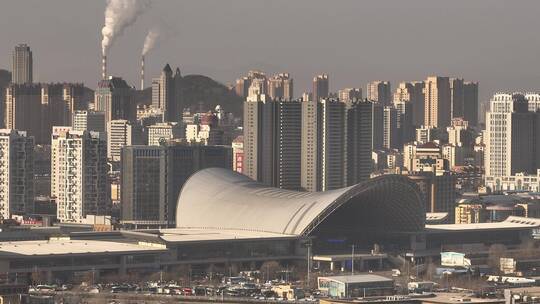 山东烟台站火车高铁站航拍城市风景