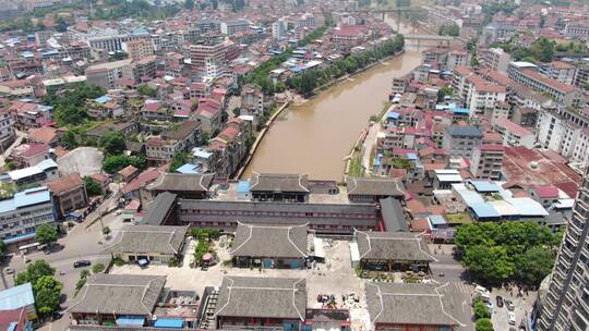 航拍苗族特色建筑风雨桥