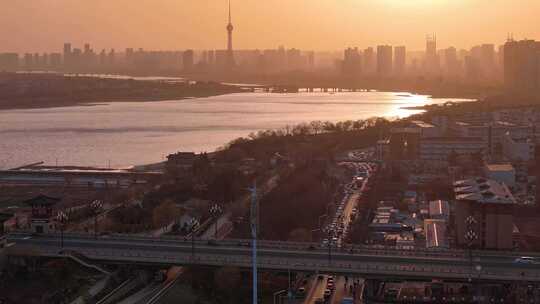 夕阳下的洛河城市剪影延时