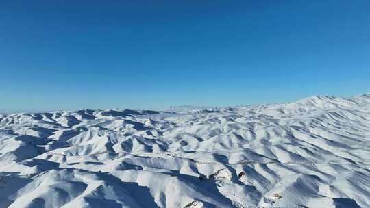 航拍中国新疆阿勒泰冬季风光