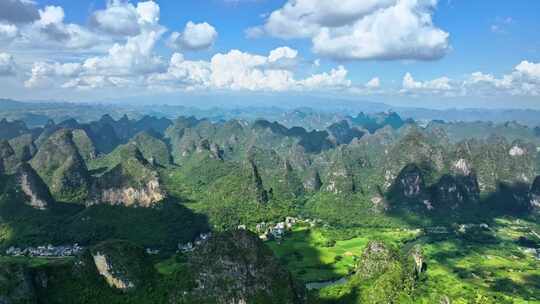 航拍桂林阳朔漓江遇龙河喀斯特山水风光