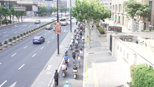 上海早上通勤繁忙交通视频素材模板下载