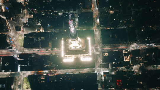 曼哈顿帝国大厦的头顶上，自上而下的帝国大