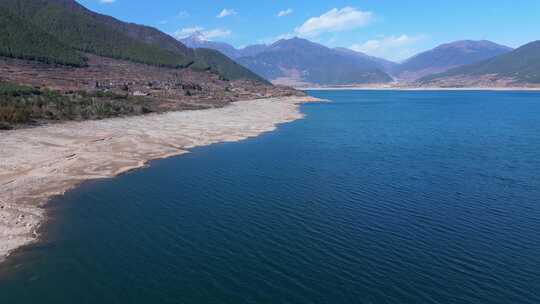 大凉山大桥水库湖湖泊