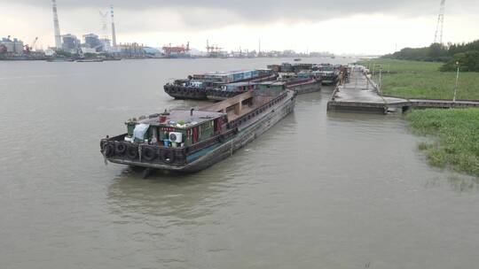 上海闵浦大桥黄浦江货船轮渡4K航拍原素材
