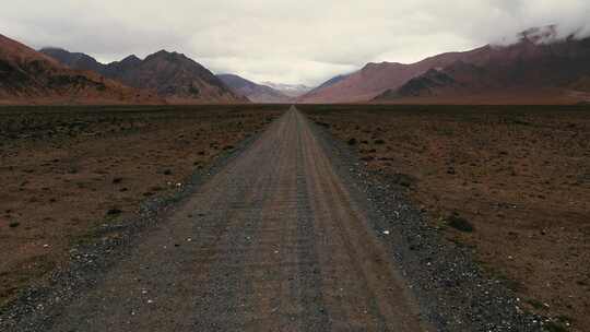 可可西里无人区的道路