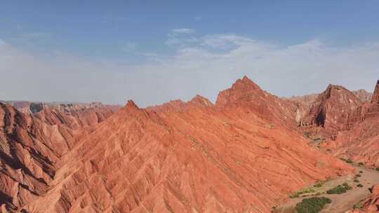 天山神秘大峡谷丹霞地貌航拍