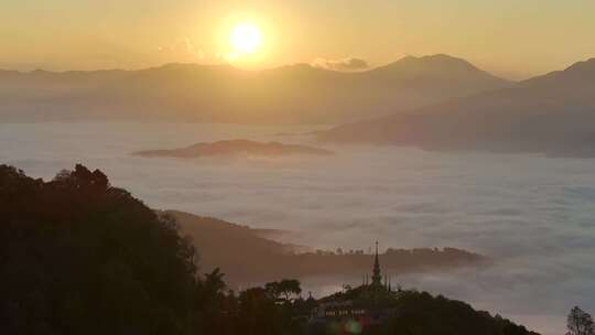 景迈山大金塔云海日出