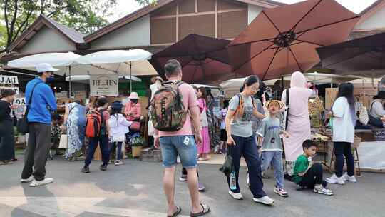 泰国清迈户外手工艺品摊位