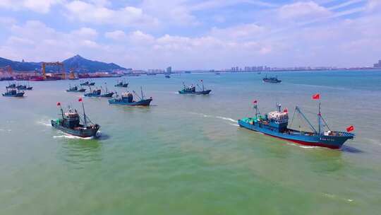 渔港开海  渔民 捕渔船 捕渔渔业   蓝天视频素材模板下载