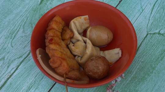 鸡蛋 香肠片 豆皮 食物 食品