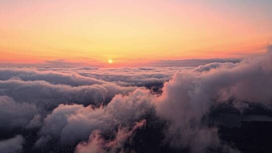 4K航拍深圳梧桐山夕阳云海宣传片