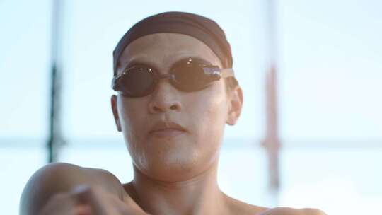 男人游泳馆游泳跳水运动视频素材模板下载