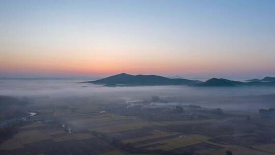 清晨云海日出云层山顶山林山峰云雾缭绕风景