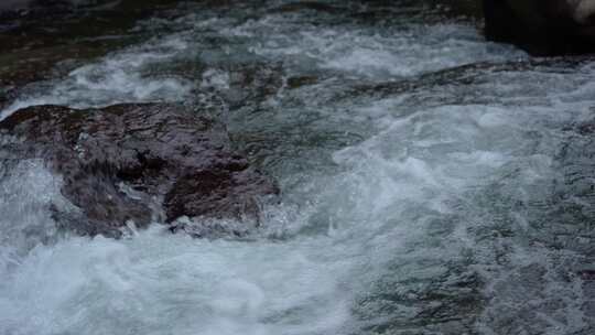 山间小溪 清澈的泉水 空镜头