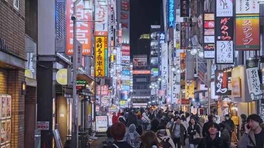 日本东京歌舞伎涉谷街道路口人流视频素材模板下载