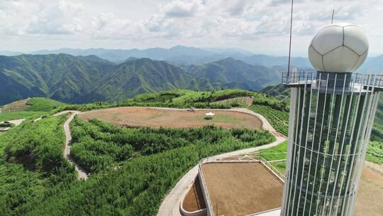 杭州富阳安顶山笠帽顶气象站航拍视频素材模板下载