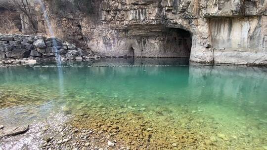 济南南部山区云河桥，水质清澈见底