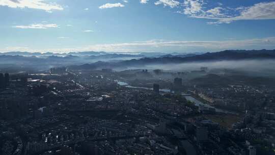 城市 远山 雾气 蓝天白云