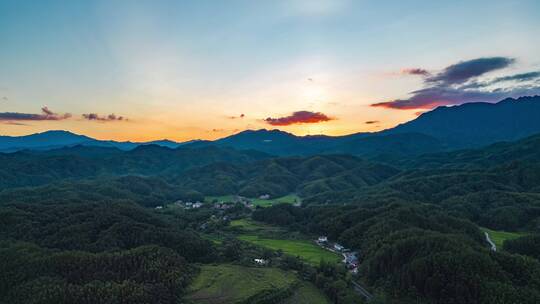 航拍山川云海