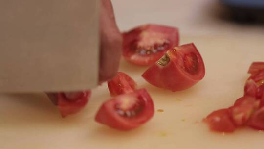 切西红柿做番茄酱视频素材模板下载