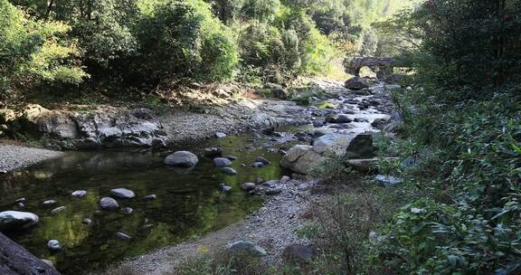 山涧岩石溪流 浙东小九寨