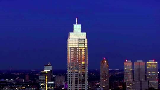 荷兰鹿特丹标志性建筑城市高楼夜景航拍