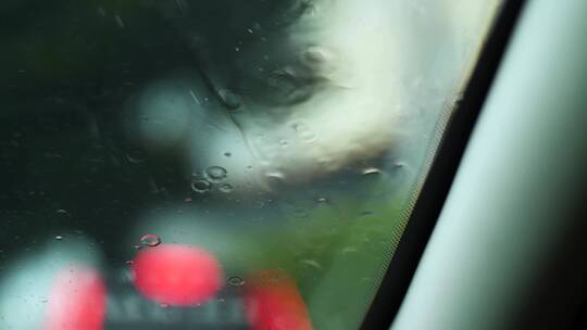 下雨天城市开车4k视频素材视频素材模板下载