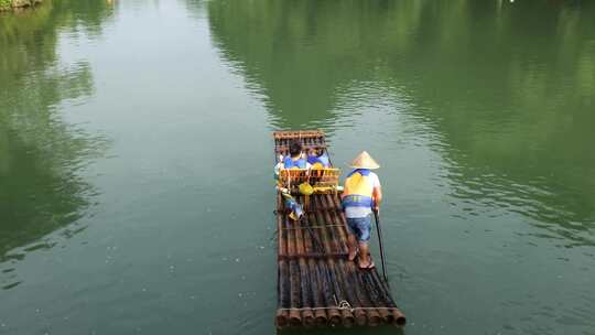 桂林阳朔遇龙河竹筏漂流