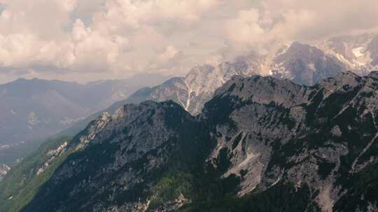 斯洛文尼亚山景，阿尔卑斯山|4KUHD D-LOG
非常适合颜色分级！
令人惊叹的电影院