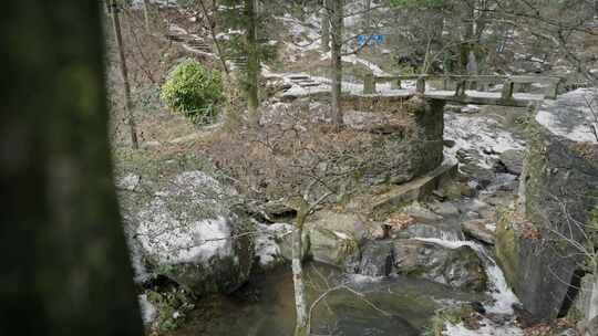 庐山冬天小溪雪后长冲河