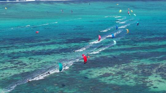 航拍海上风筝冲浪竞速比赛