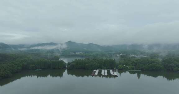 杭州西湖烟雨苏堤三潭印月雷峰塔