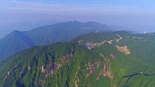 明月山青云栈道