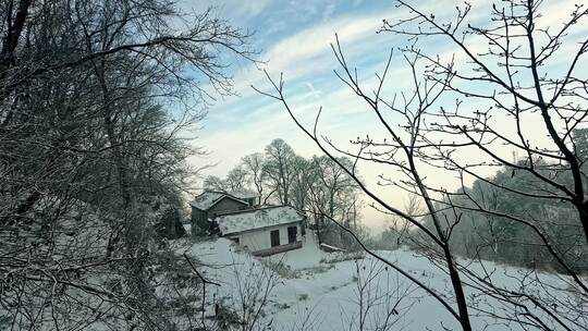 大雪中的房屋