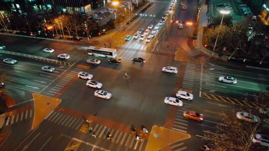 城市十字路口车流夜景视频素材模板下载