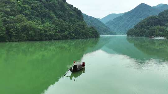 渔翁撒网湖南东江湖