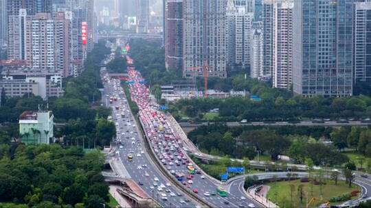 城市交通繁忙的公路