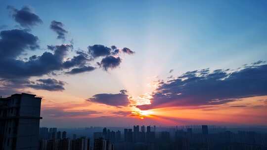 城市日落天空与高楼景象